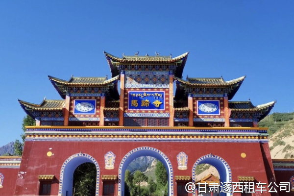 想找一位熟悉民俗學的導游，包車講解甘肅少數民族？  